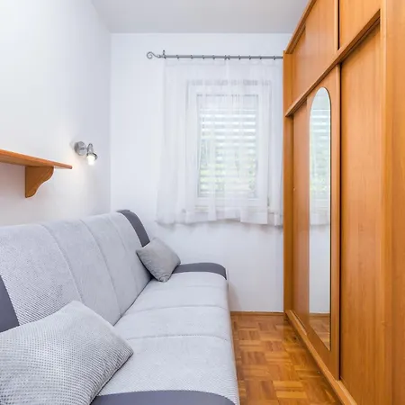 Gorgeous In With House Sea View Holiday home Vodnjan