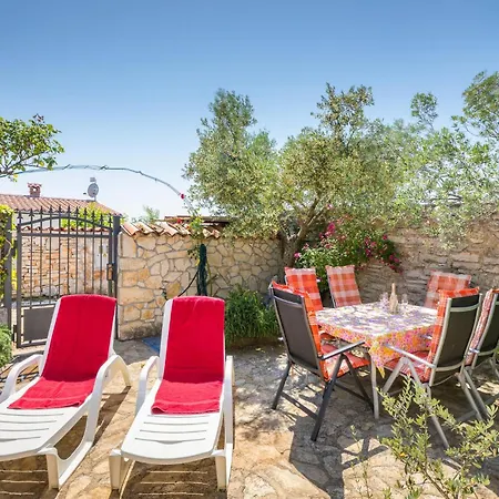 Gorgeous In With House Sea View Holiday home Vodnjan