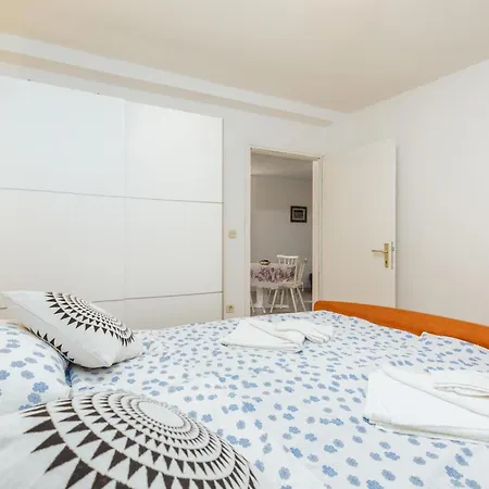 Gorgeous In With House Sea View