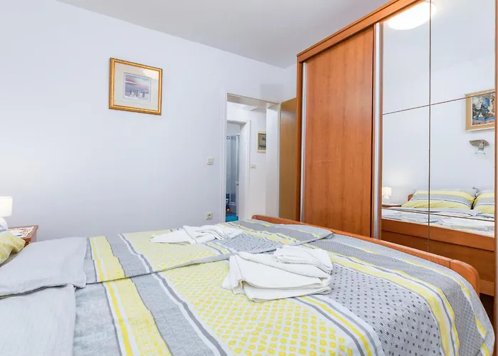 Hébergement de vacances Four-bedroom In *