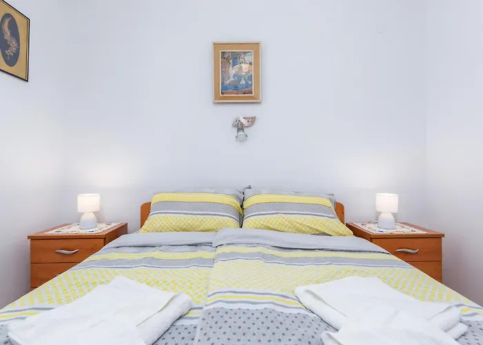 Four-bedroom In Hébergement de vacances Vodnjan